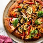 Comment faire une pizza aux légumes rôtis